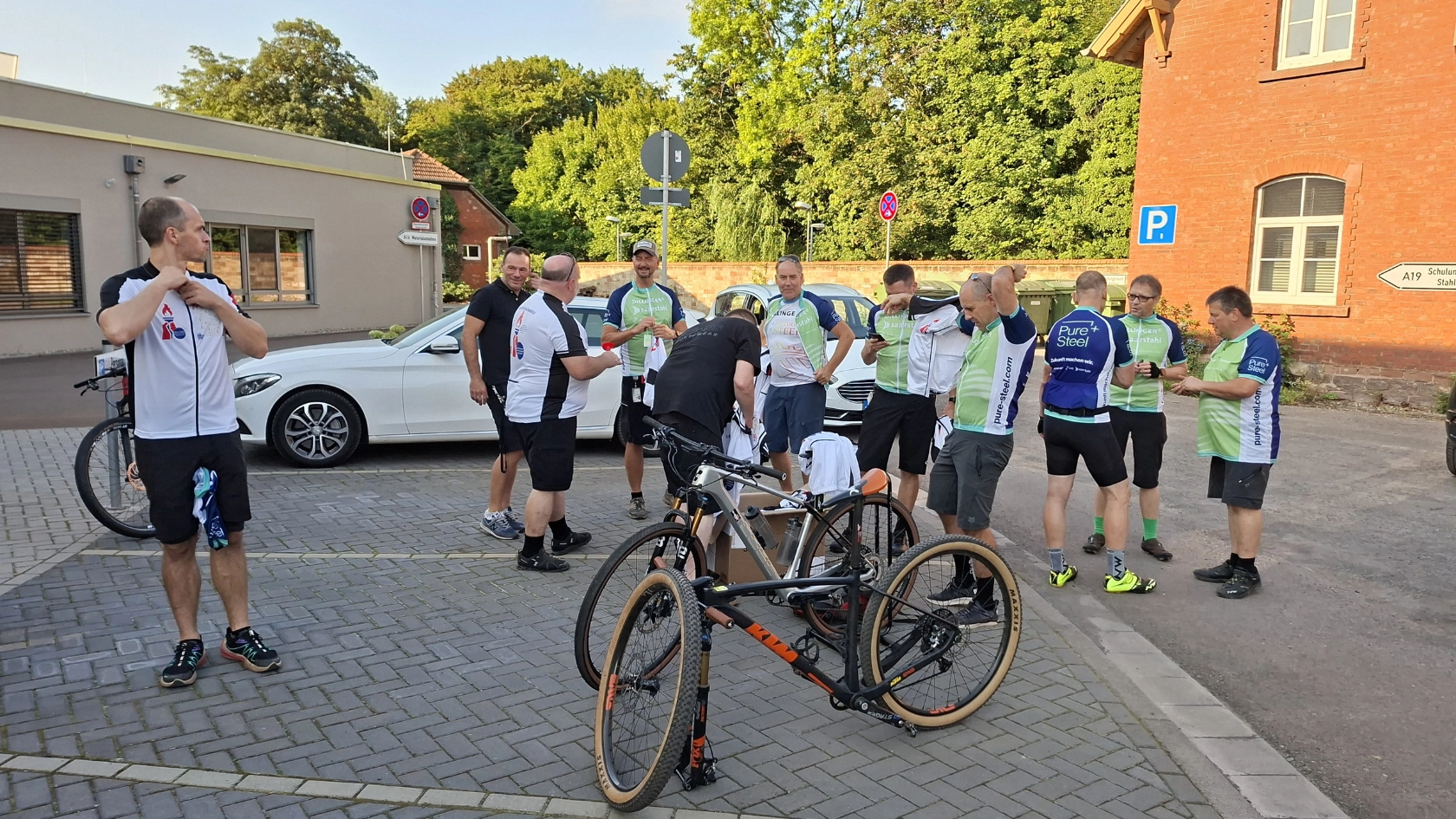 Radtour "Flamme der Solidarität"