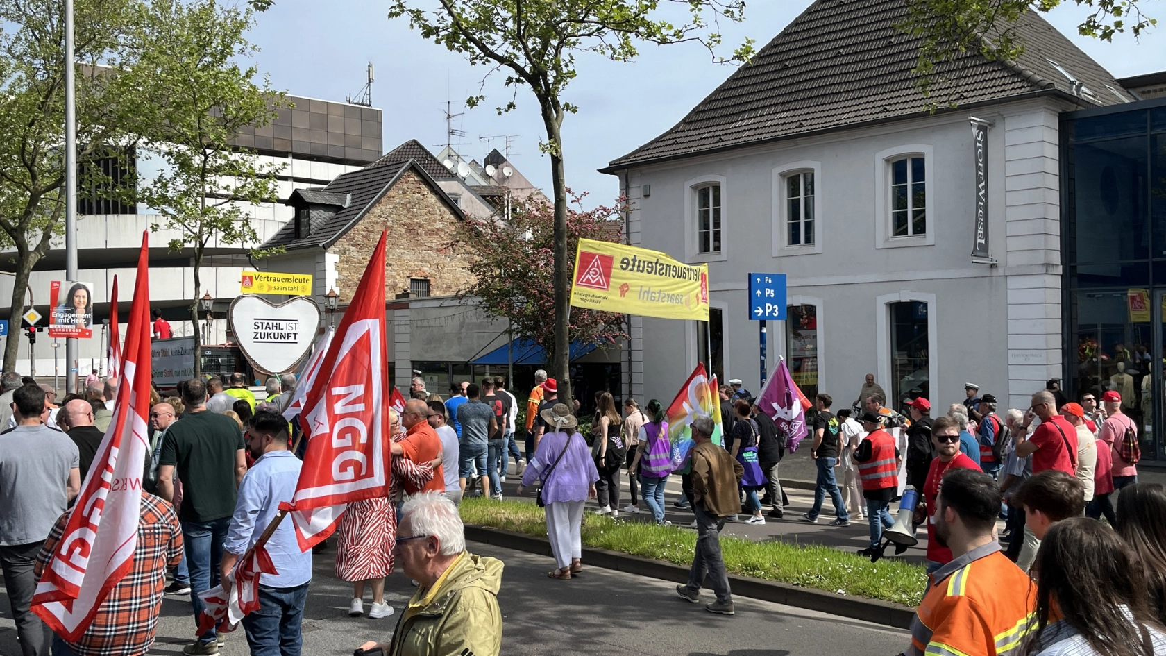 Tag der Arbeit 2024: Mehr Lohn, mehr Freizeit, mehr Sicherheit und mehr Demokratie