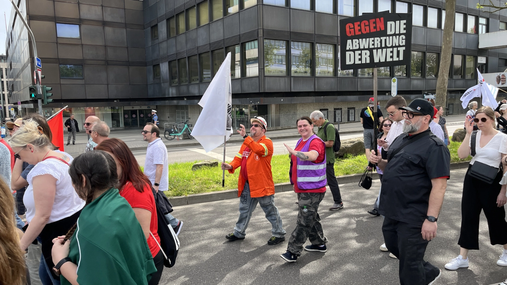 Tag der Arbeit 2024: Mehr Lohn, mehr Freizeit, mehr Sicherheit und mehr Demokratie