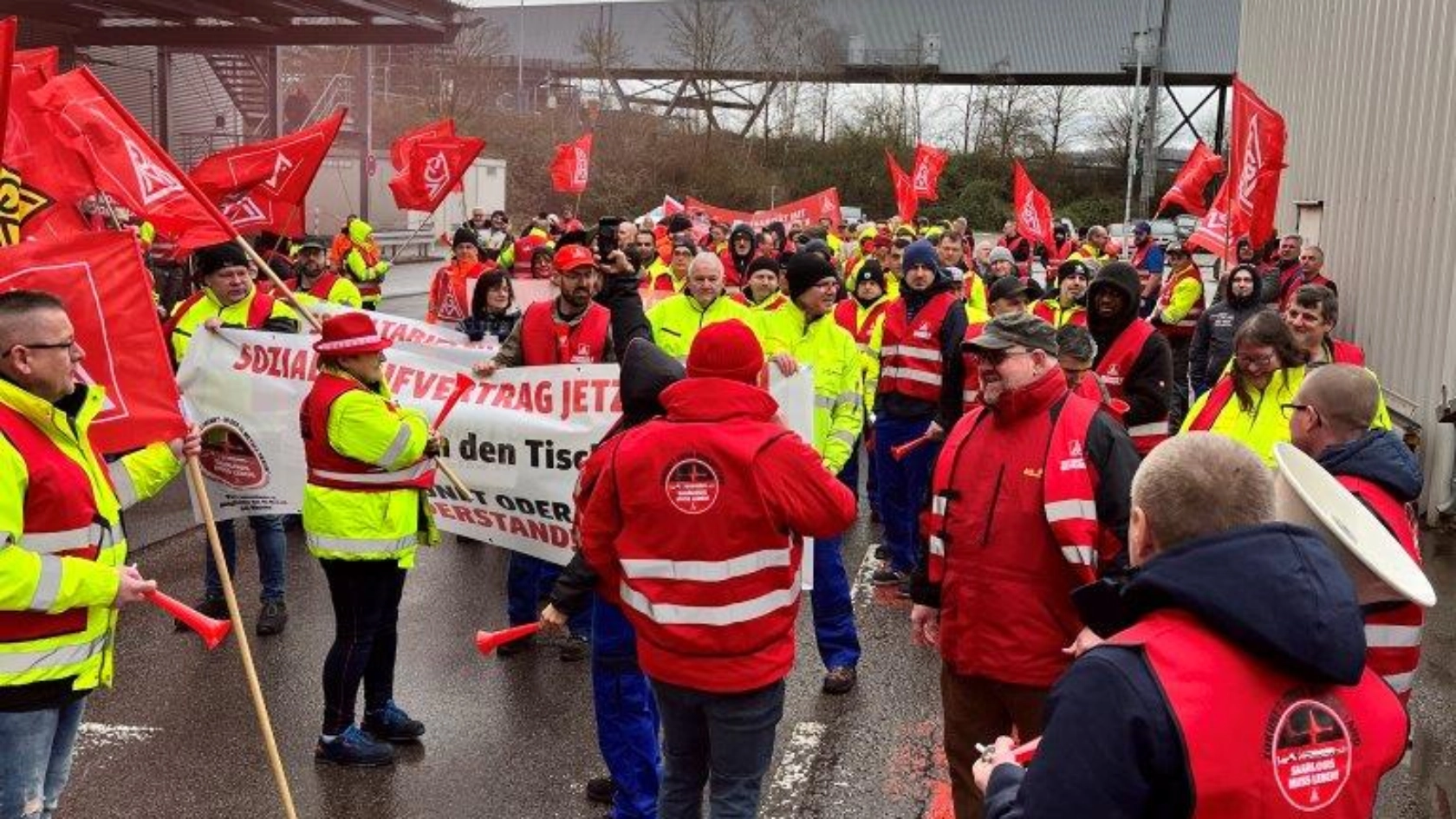 Warnstreik bei Rhenus LMS und Soli-Warnstreik im I-Park