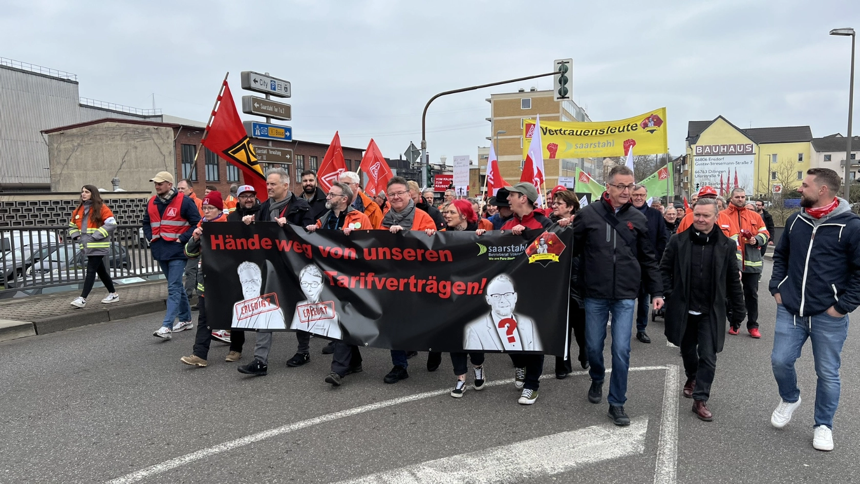 Betriebsversammlung und Demonstrationszug Saarstahl
