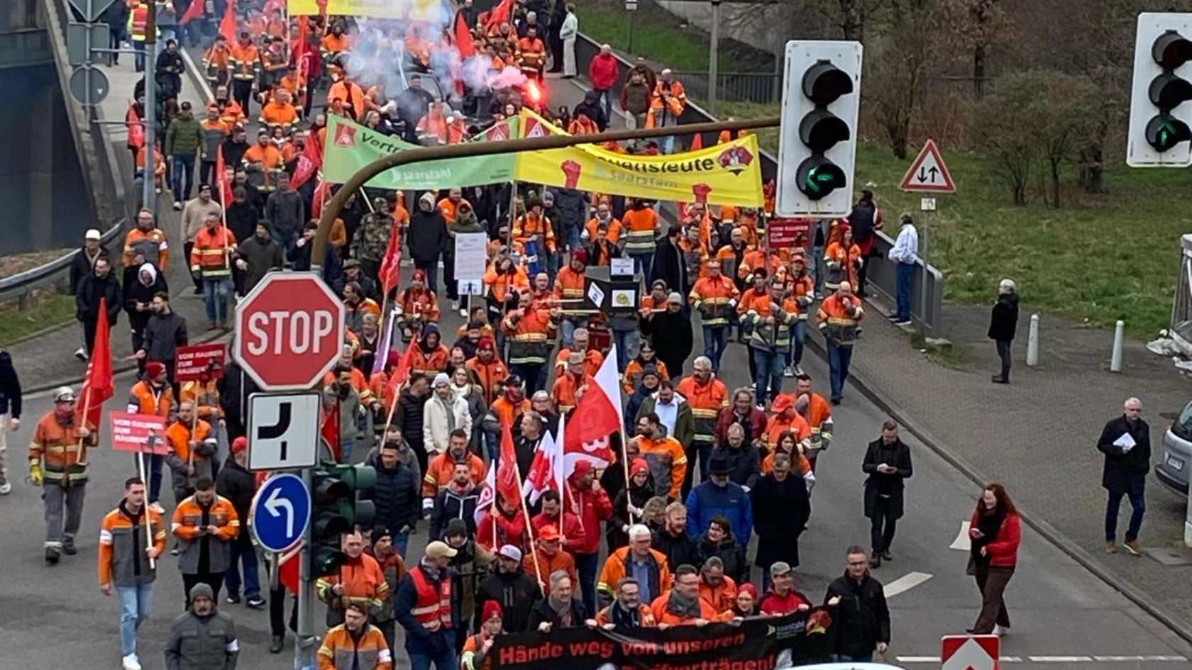 Betriebsversammlung und Demonstrationszug Saarstahl