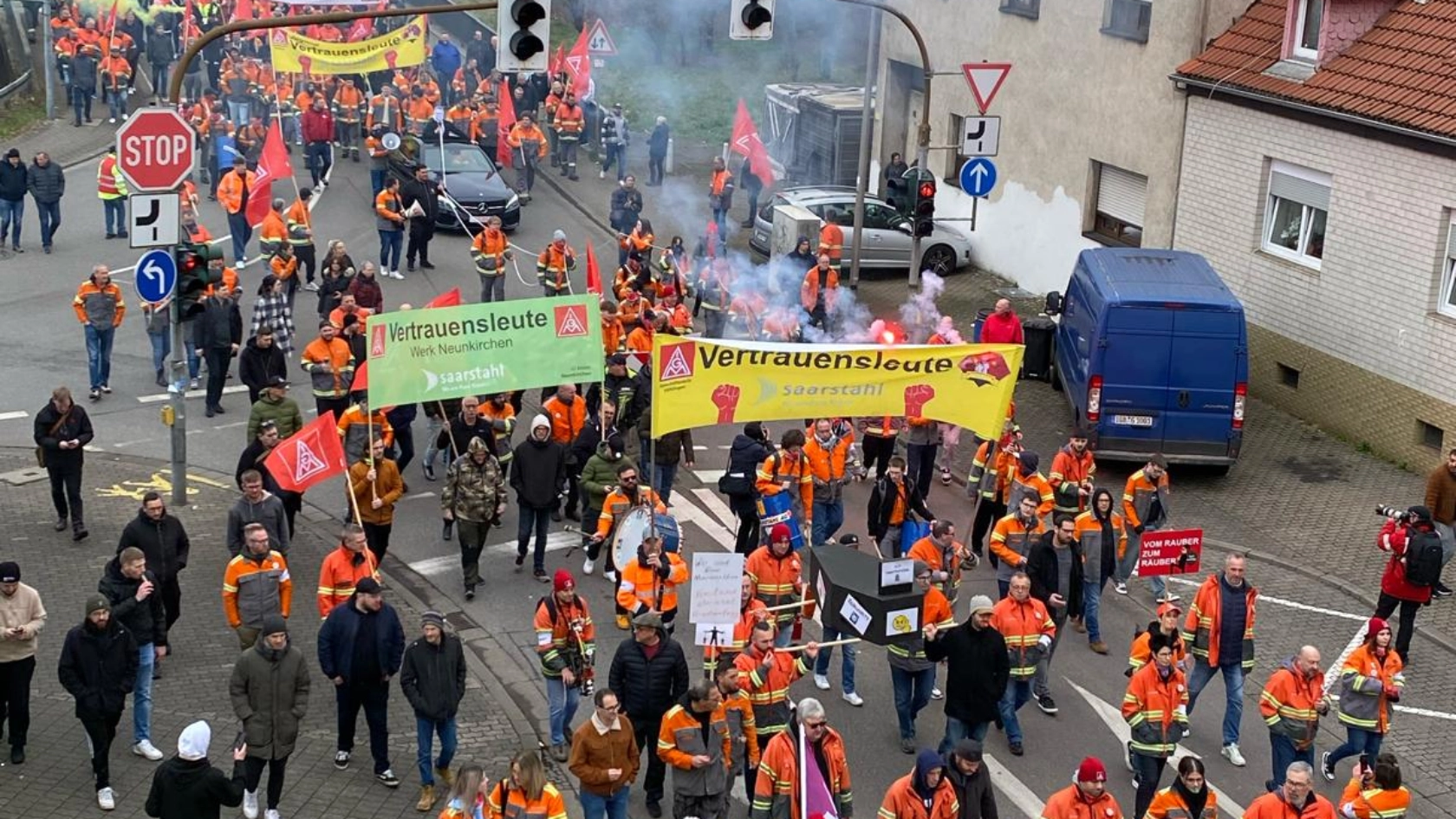 Betriebsversammlung und Demonstrationszug Saarstahl