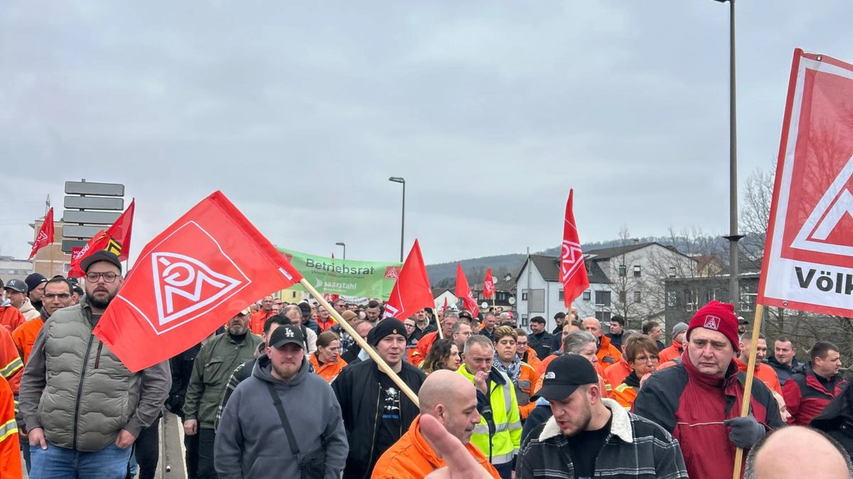 Betriebsversammlung und Demonstrationszug Saarstahl
