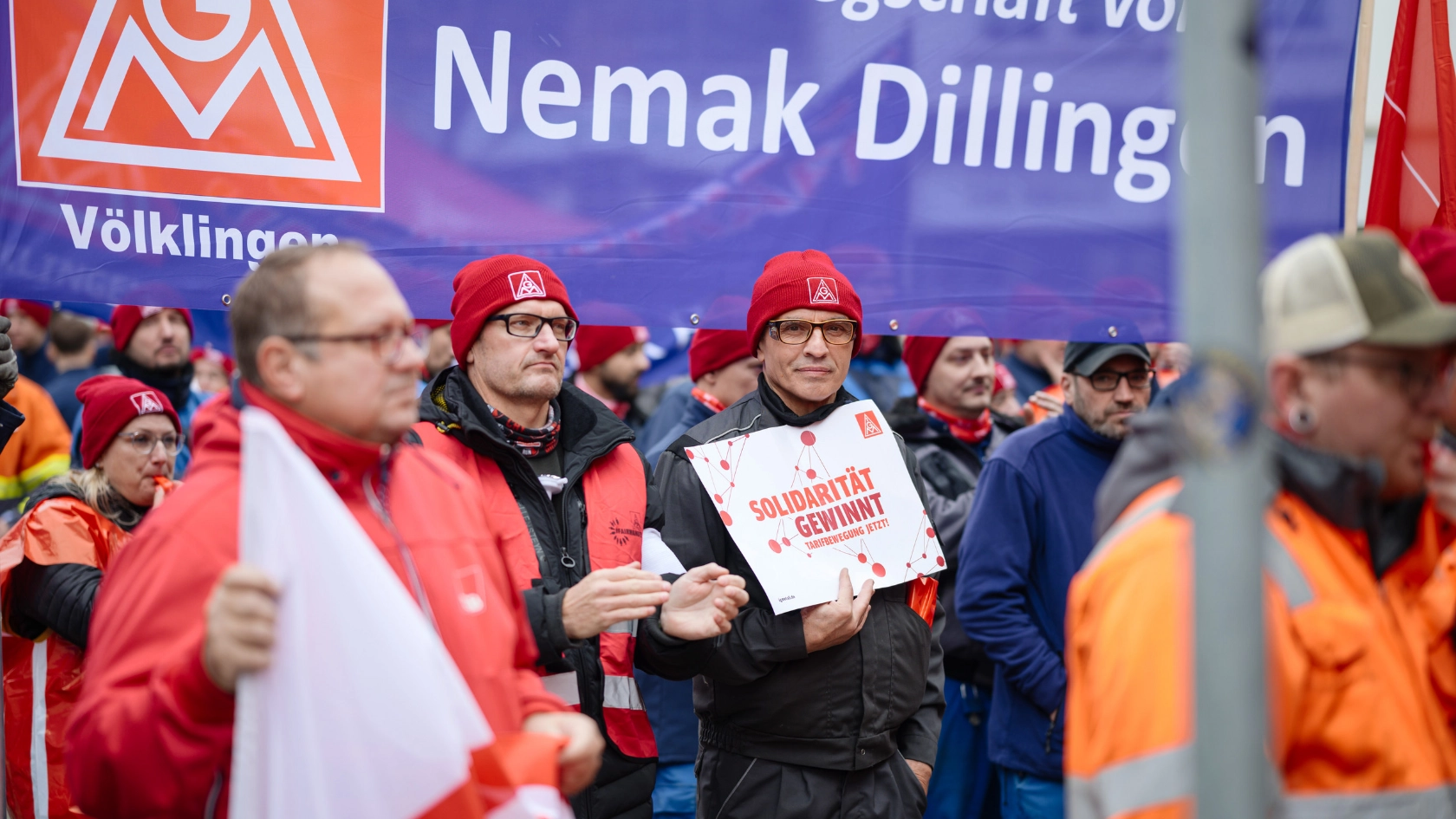 Warnstreiks wirken! Produktionsabbrüche bei Nemak in Dillingen und Nedschroef in Beckingen und Fraul