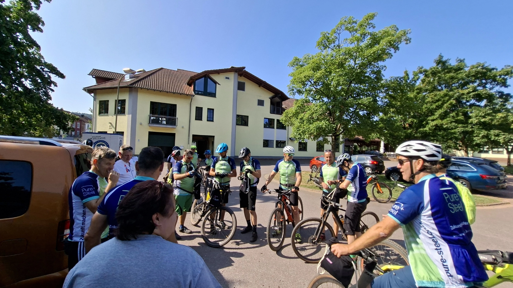 Radtour "Flamme der Solidarität"