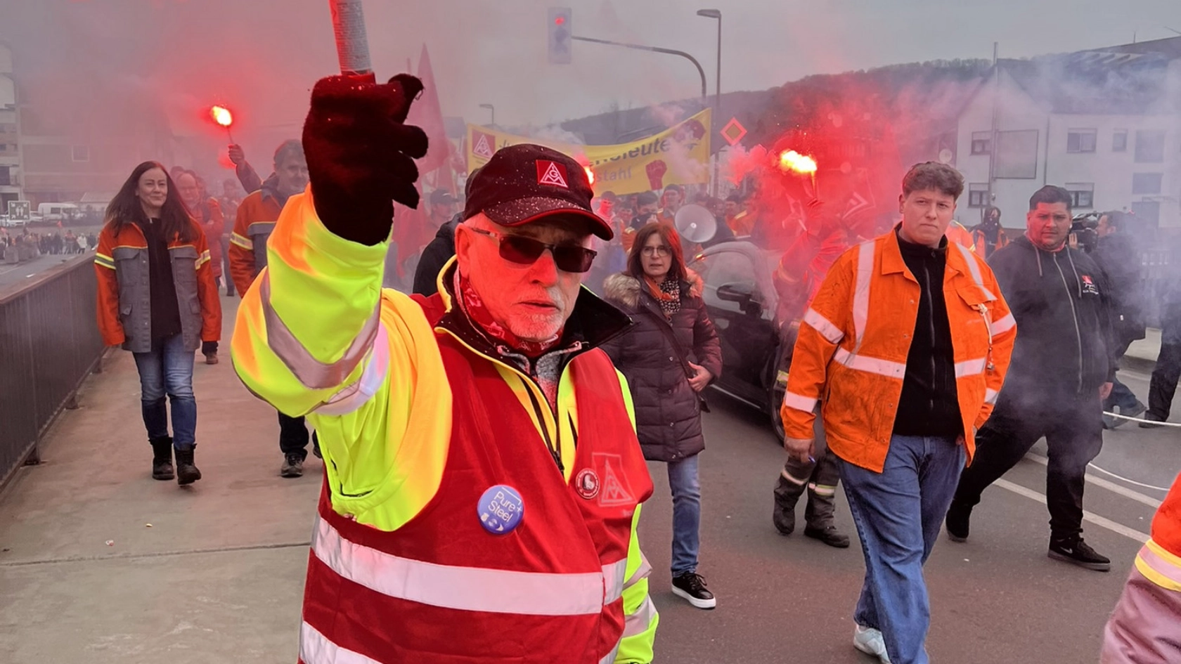 Betriebsversammlung und Demonstrationszug Saarstahl