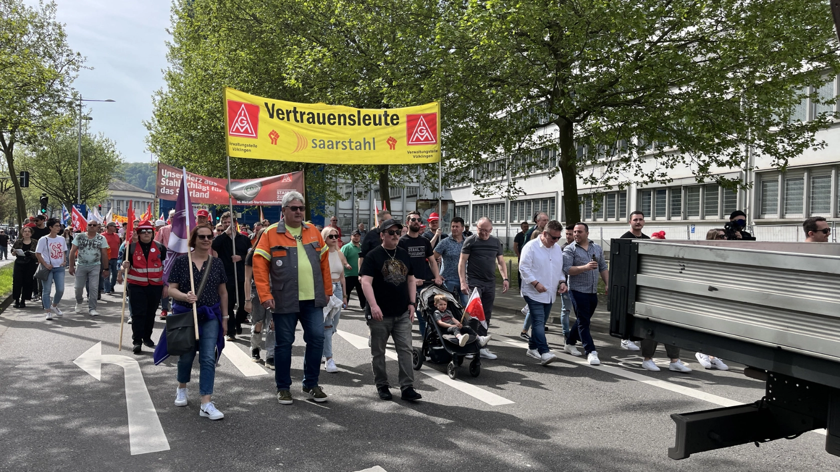 Tag der Arbeit 2024: Mehr Lohn, mehr Freizeit, mehr Sicherheit und mehr Demokratie