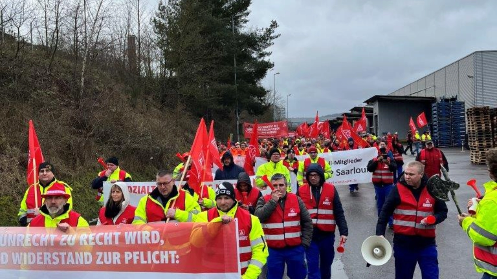 Warnstreik bei Rhenus LMS und Soli-Warnstreik im I-Park