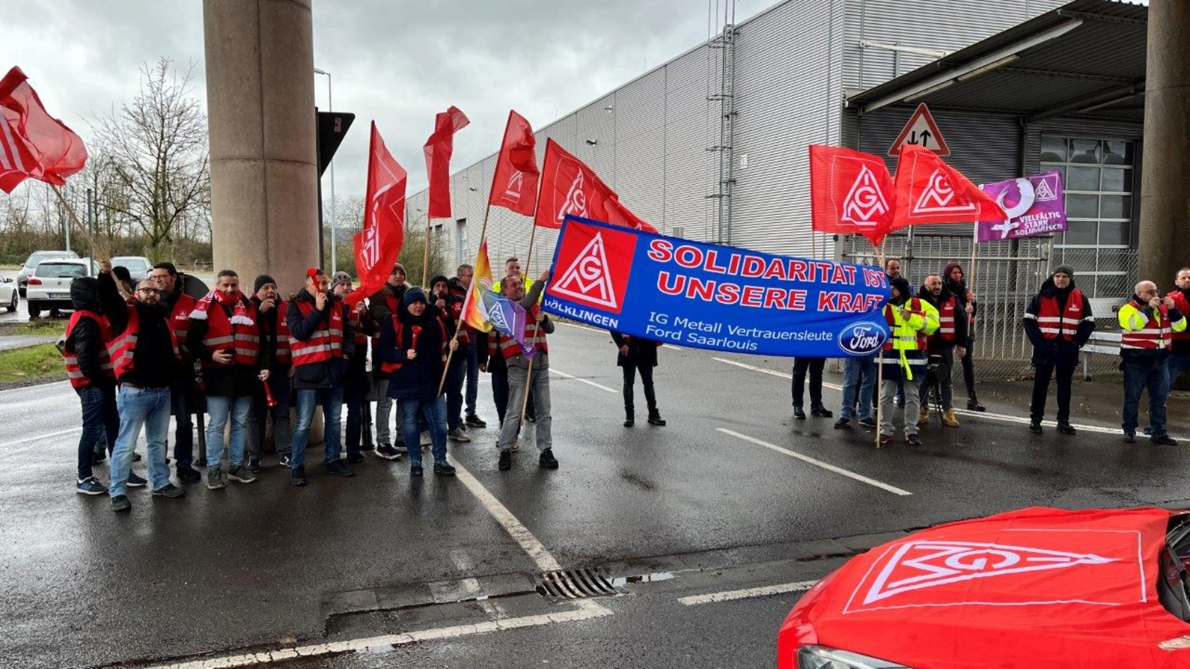 Warnstreik bei Rhenus LMS und Soli-Warnstreik im I-Park