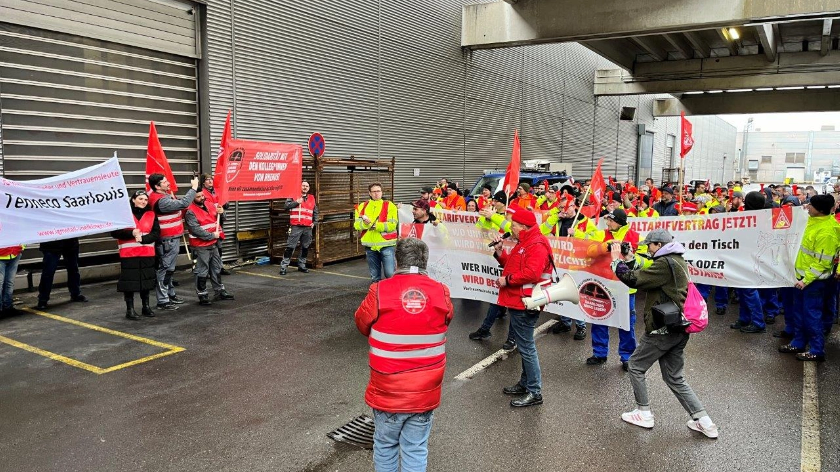 Warnstreik bei Rhenus LMS und Soli-Warnstreik im I-Park
