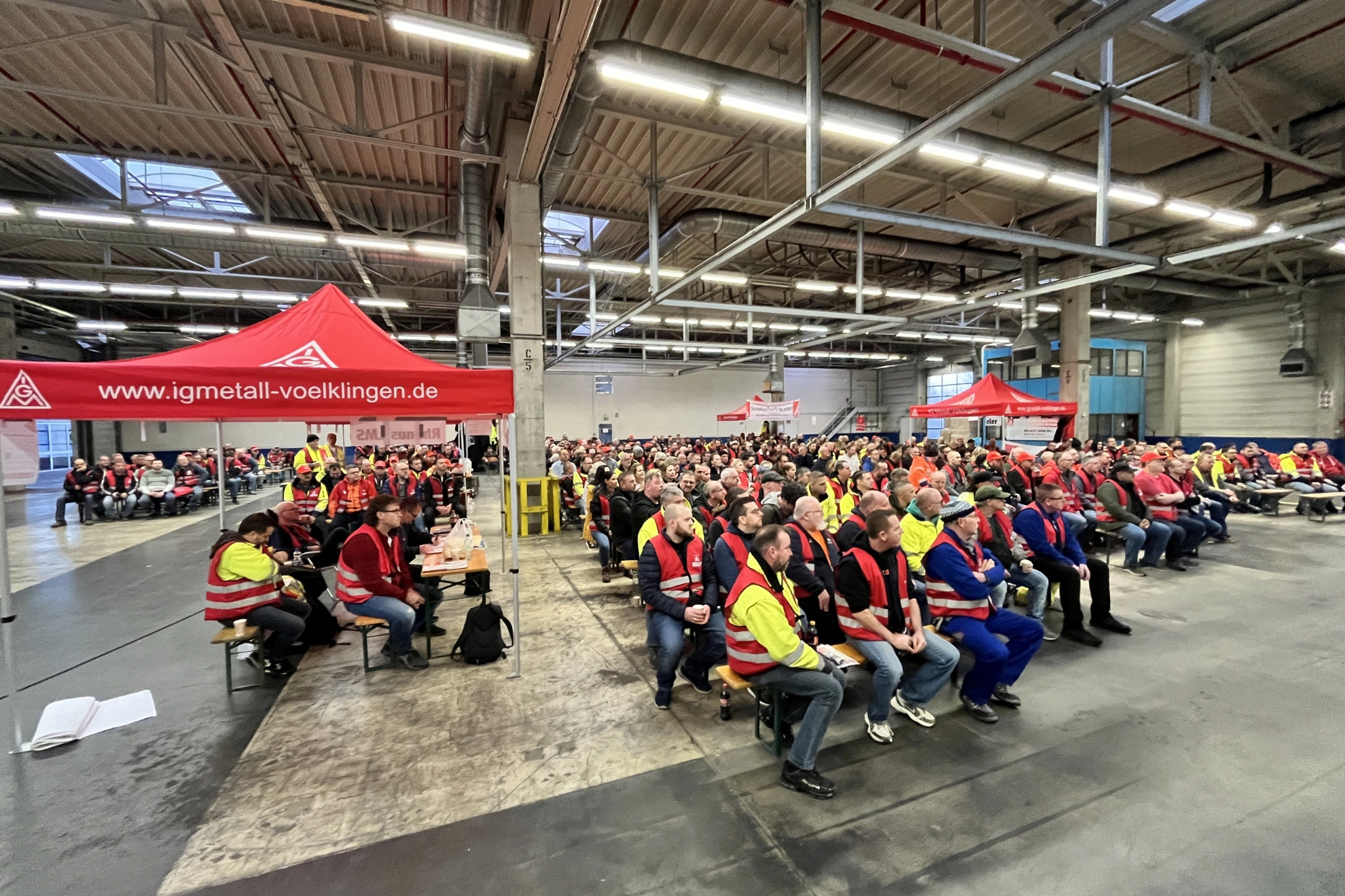 Streikfront steht - Arbeitgeber mauern!