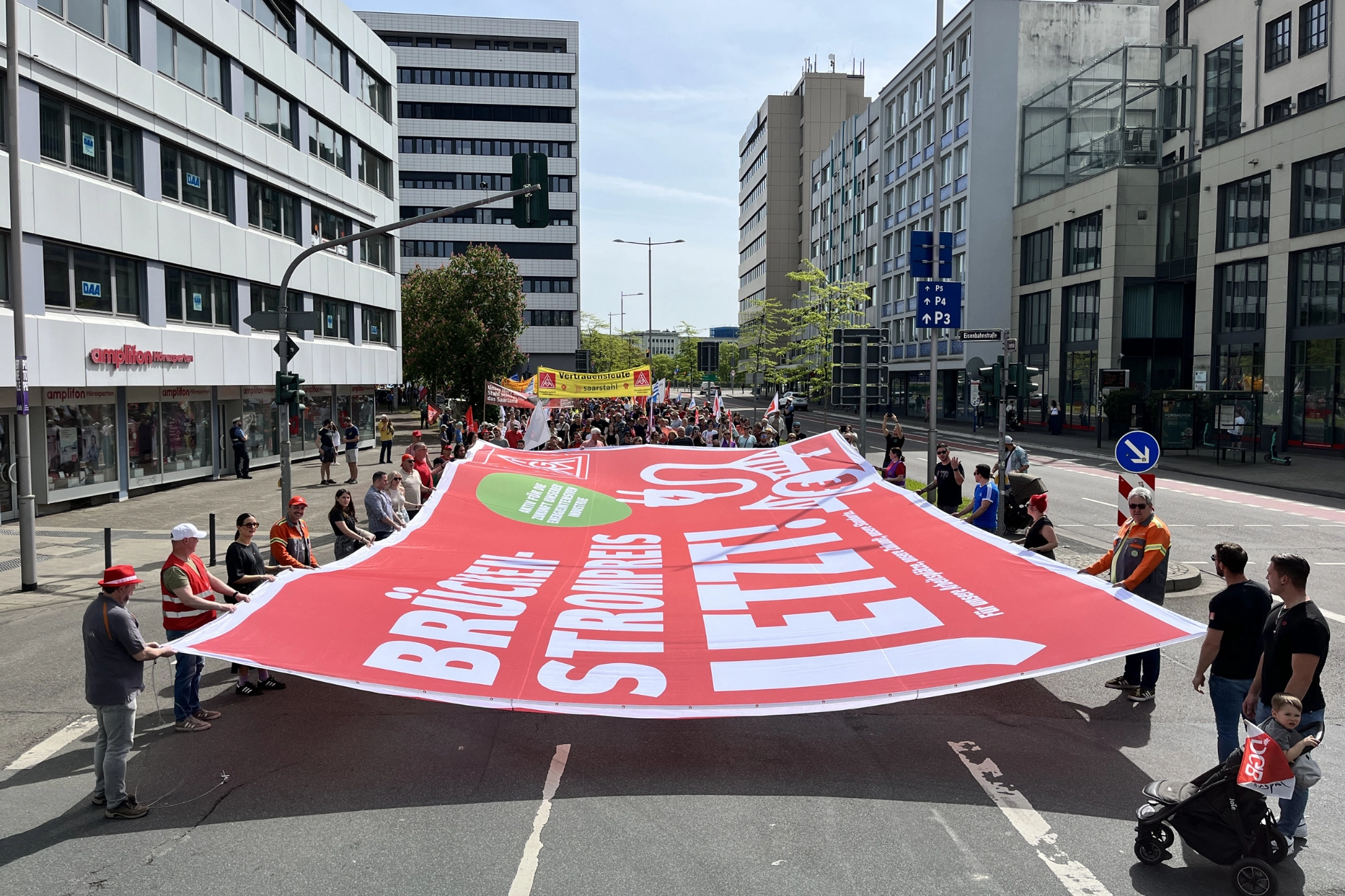 Tag der Arbeit 2024: Mehr Lohn, mehr Freizeit, mehr Sicherheit und mehr Demokratie