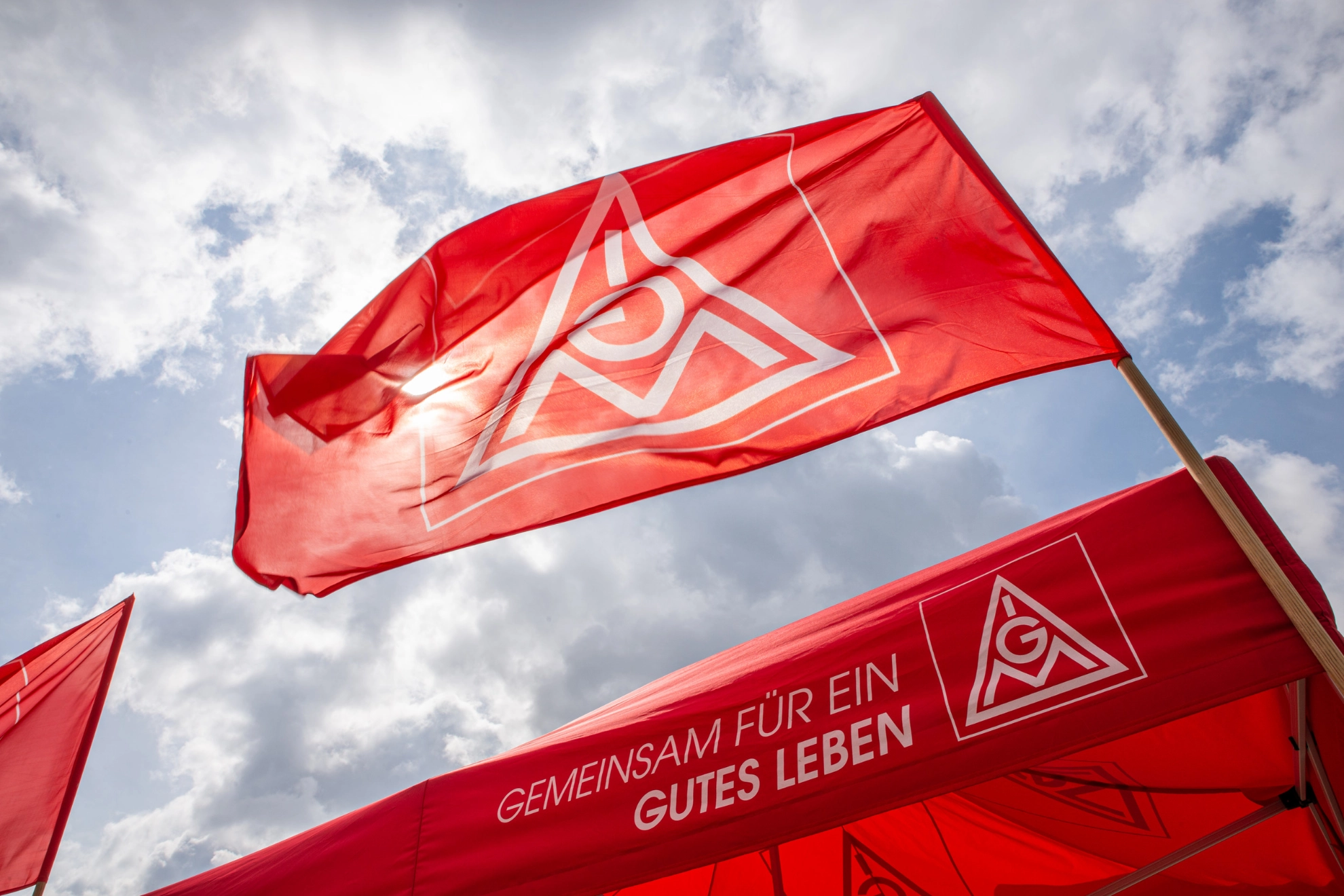 Fahne "Gemeinsam für ein gutes Leben"