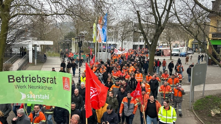 Betriebsversammlung und Demonstrationszug Saarstahl