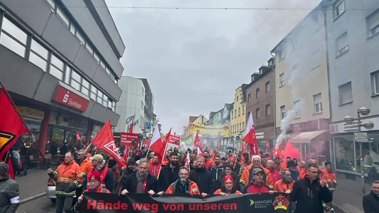Betriebsversammlung und Demonstrationszug Saarstahl
