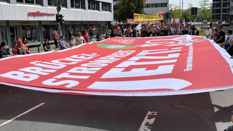 Tag der Arbeit 2024: Mehr Lohn, mehr Freizeit, mehr Sicherheit und mehr Demokratie