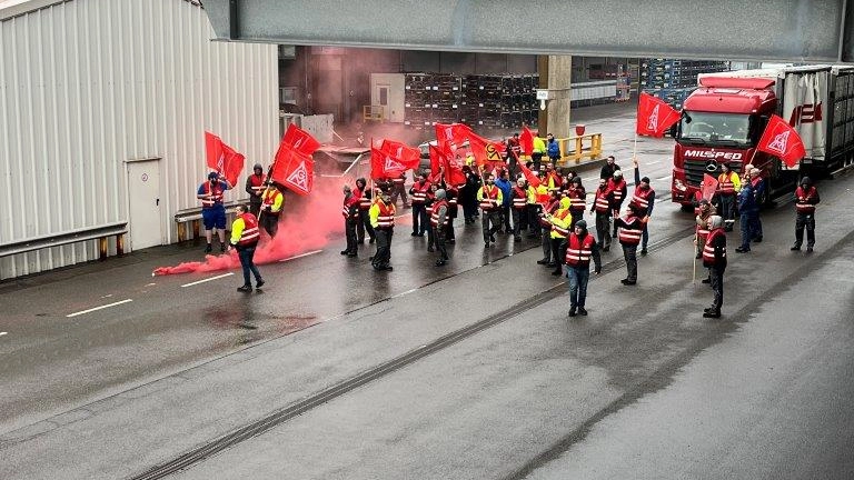 Warnstreik bei Rhenus LMS und Soli-Warnstreik im I-Park